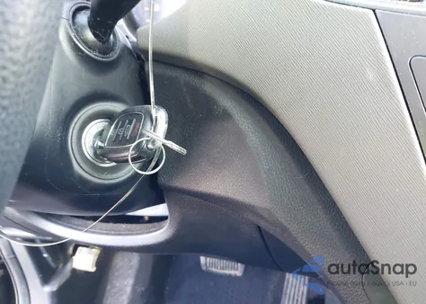 2017 Hyundai Santa Fe Sport 2.4L z USA, uszkodzony, nr VIN 5XYZUDLB8HG390934